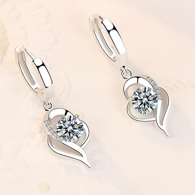 Boucles d'oreilles en argent enchanteur avec des fleurs en zirconium étincelantes - Collection Amelina