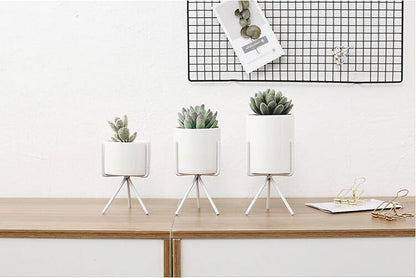 Compact ceramic plant pot Floroux with geometric metal stand | Modern design | Table decoration for the home