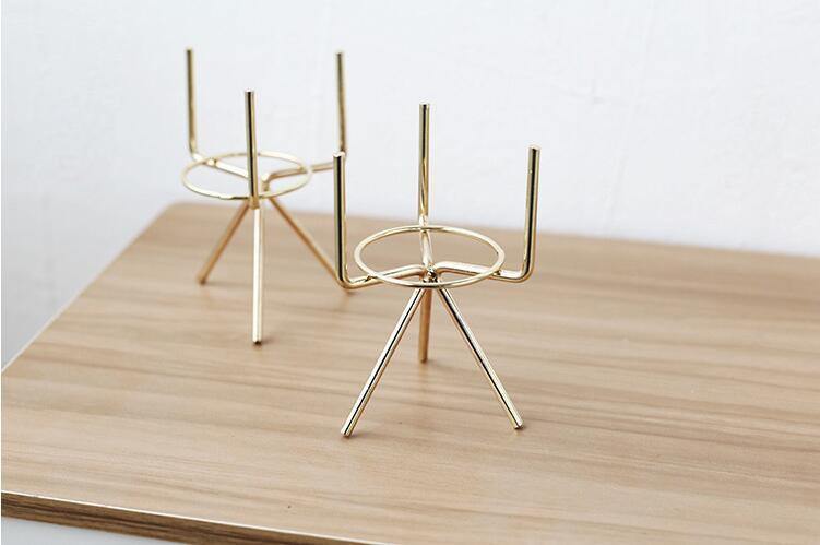 Compact ceramic plant pot Floroux with geometric metal stand | Modern design | Table decoration for the home