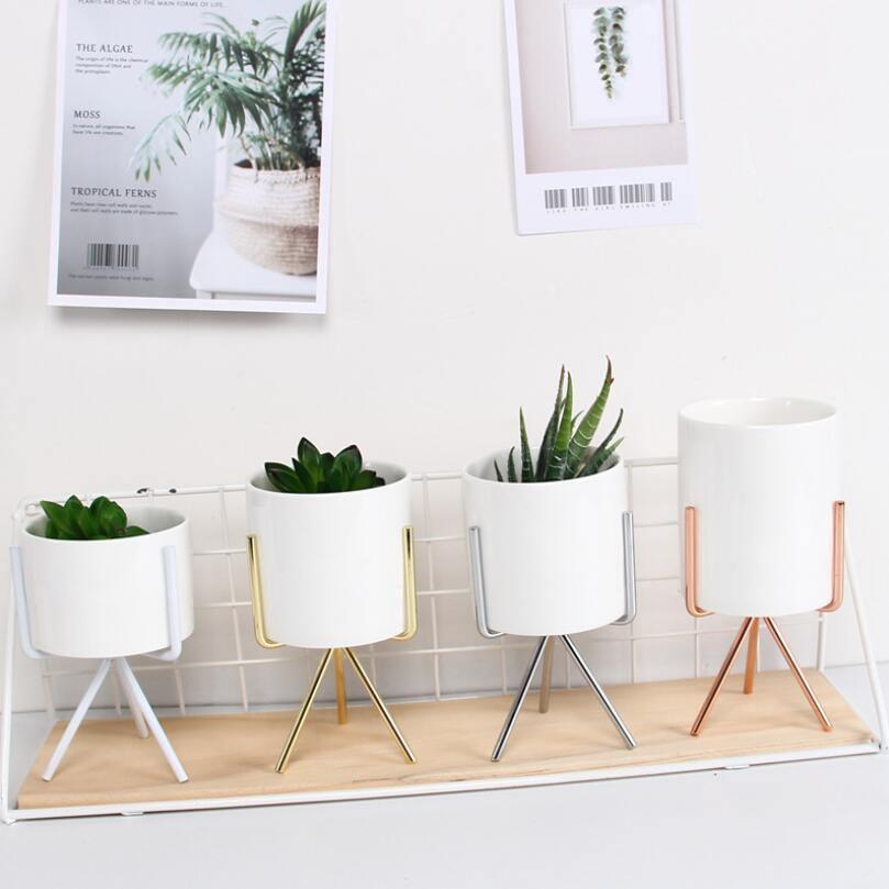 Compact ceramic plant pot Floroux with geometric metal stand | Modern design | Table decoration for the home