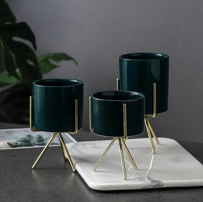 Compact ceramic plant pot Floroux with geometric metal stand | Modern design | Table decoration for the home