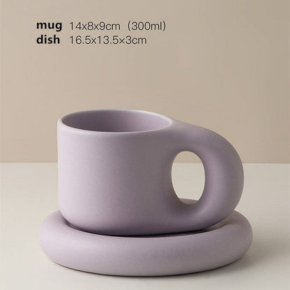 Élégance Intemporelle - Ensemble de Tasse et Soucoupe en Porcelaine Minimaliste