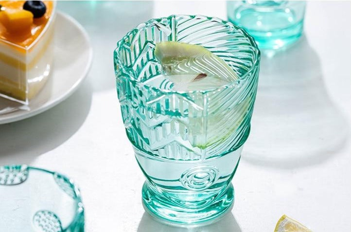 Ensemble de tasses en verre empilables avec poisson koi