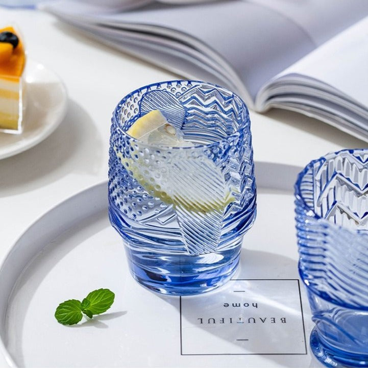 Ensemble de tasses en verre empilables avec poisson koi