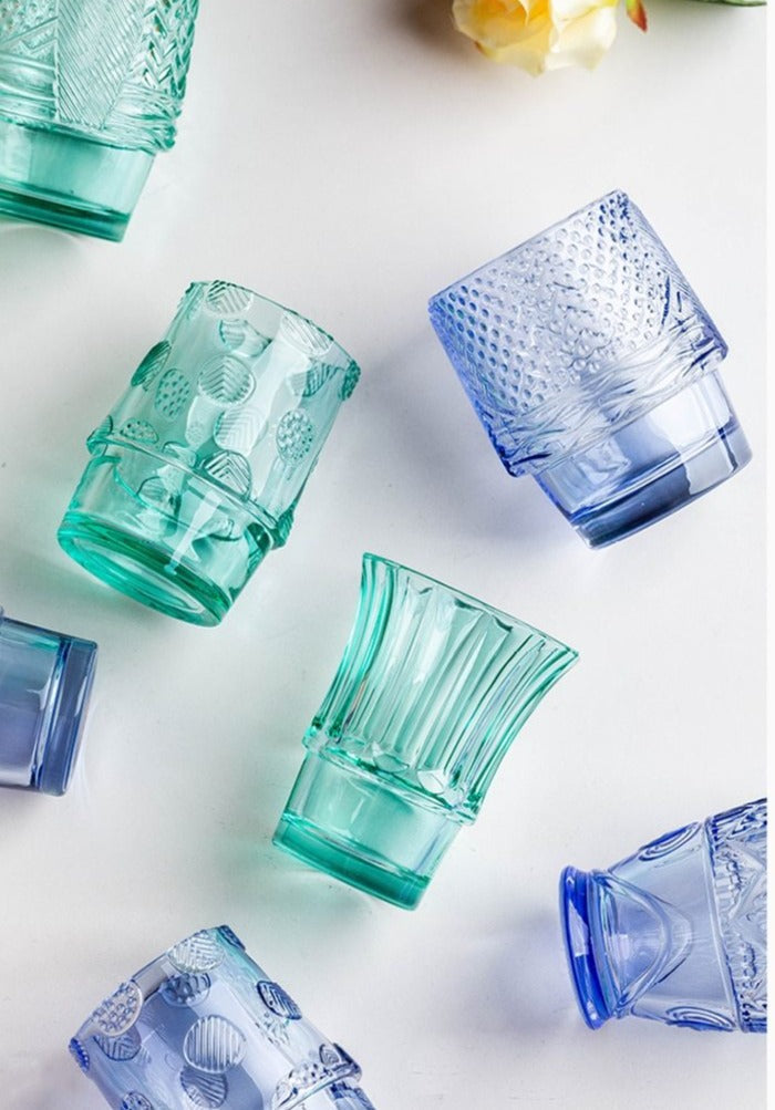 Ensemble de tasses en verre empilables avec poisson koi