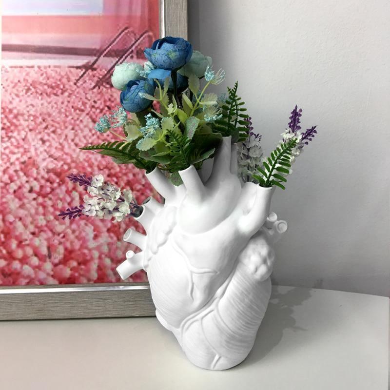 Ceramic heart-shaped vase Floroux | Anatomical design | Decorative vase for the home | Elegant flower vase