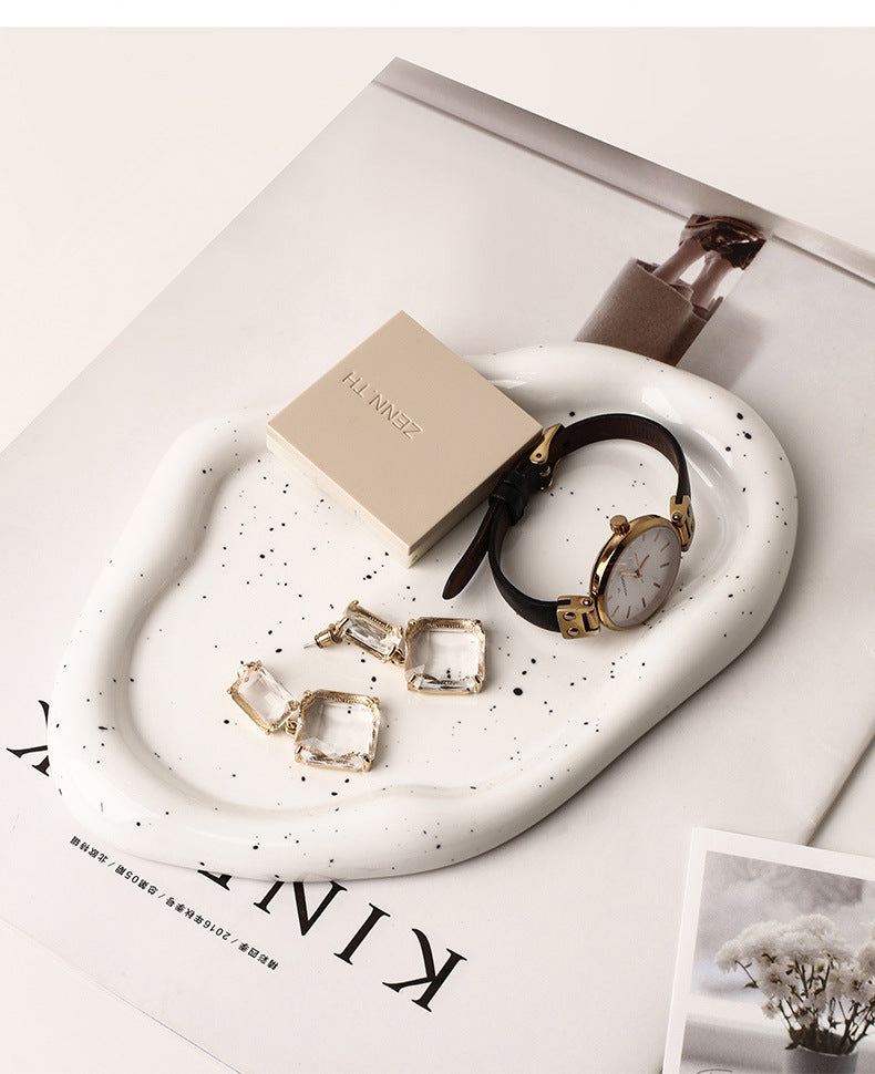 Biscuits et plateau en céramique chromé et bol