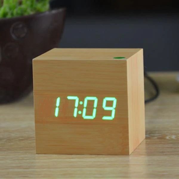 Horloge de table numérique Floroux | Design minimaliste | Écran LED | Moderne et fonctionnel | Parfait pour la maison et le bureau