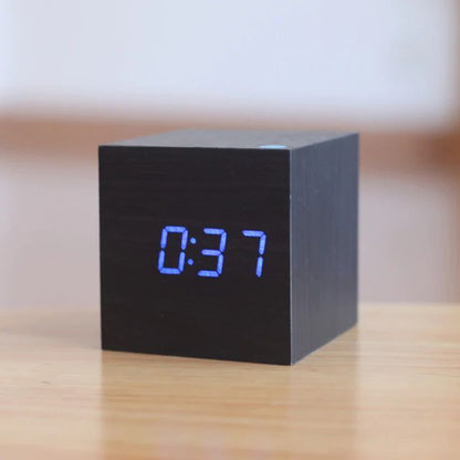 Horloge de table numérique Floroux | Design minimaliste | Écran LED | Moderne et fonctionnel | Parfait pour la maison et le bureau