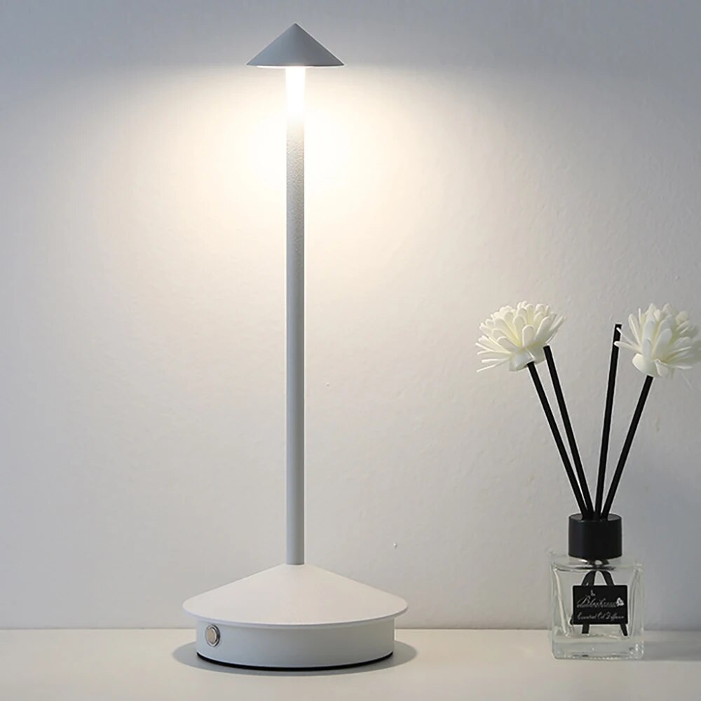 Chic GlowLite Lampe de Bureau - Éclairez votre espace de travail