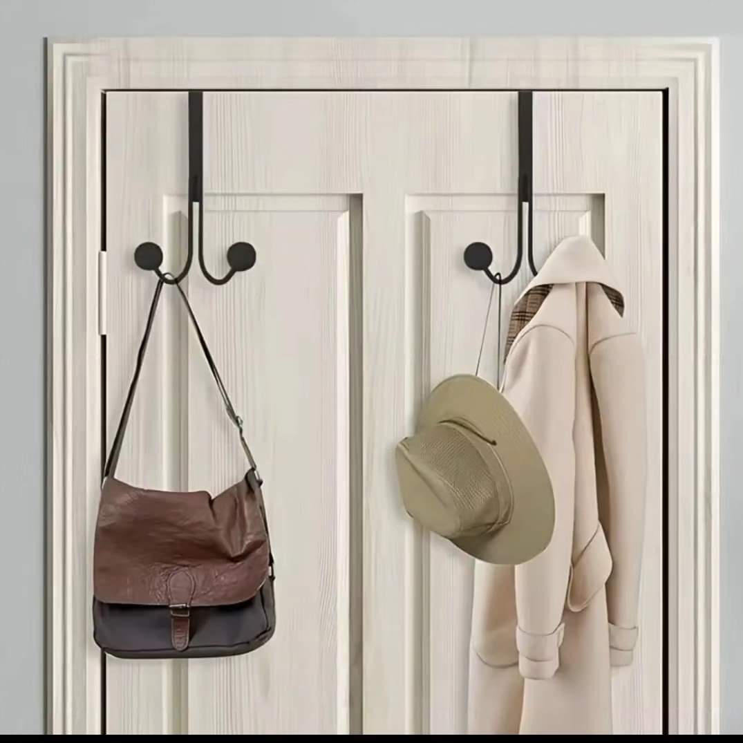 Double crochet sur le cintre de porte