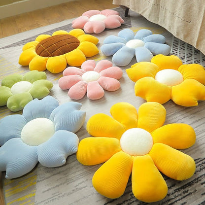 Coussin fleuri pastel avec six pétales
