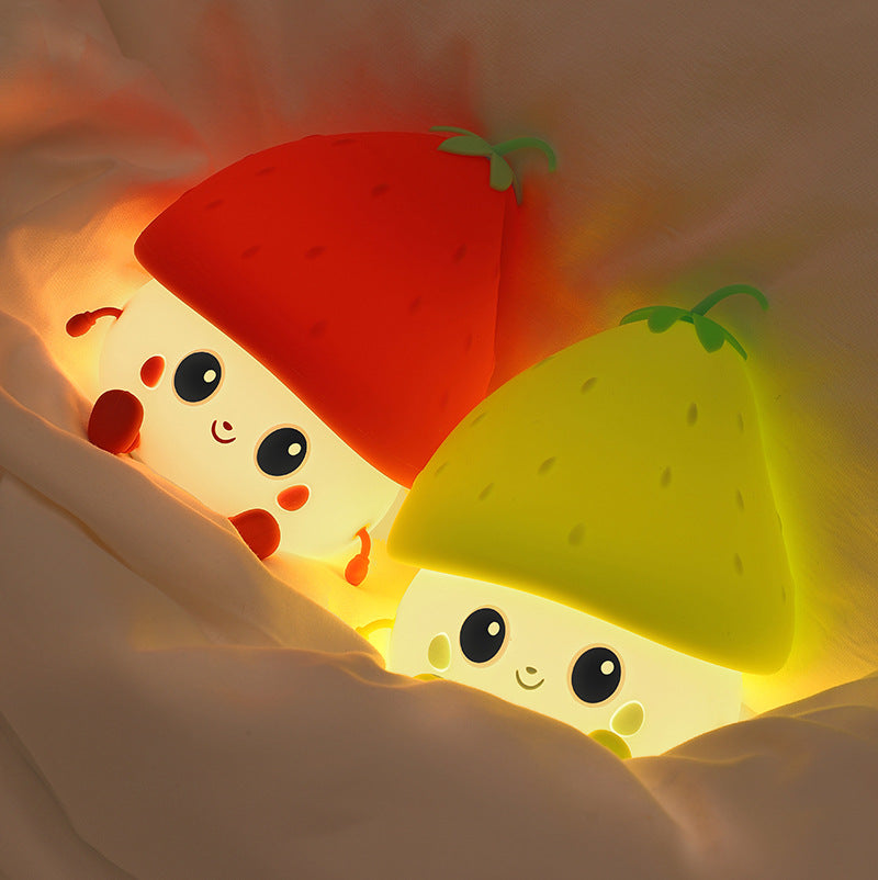 Lampe de nuit LED en silicone squishy fraise - Cadeau parfait pour les enfants et les filles