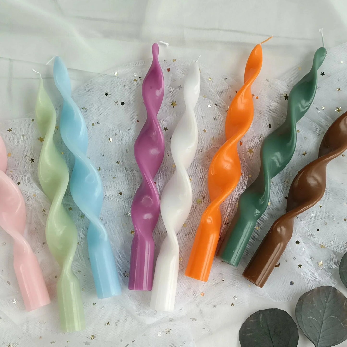 Ensemble de deux pièces en bougies coniques torsadées