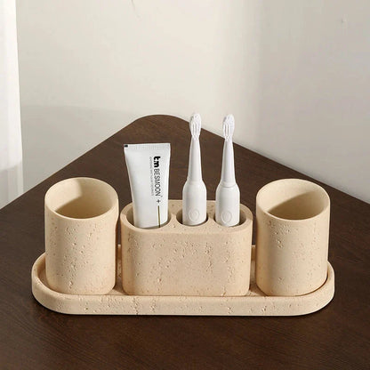 Accessoires de salle de bain en pierre travertin.