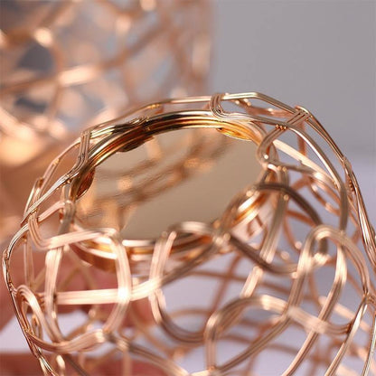 Floroux candle holder set | Modern candle holder | Decorative table decoration | Elegant design