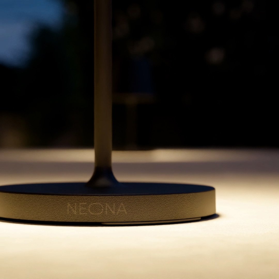 ÉclatLumineux - Lampe de Table LED Élégante avec Brillance Durable